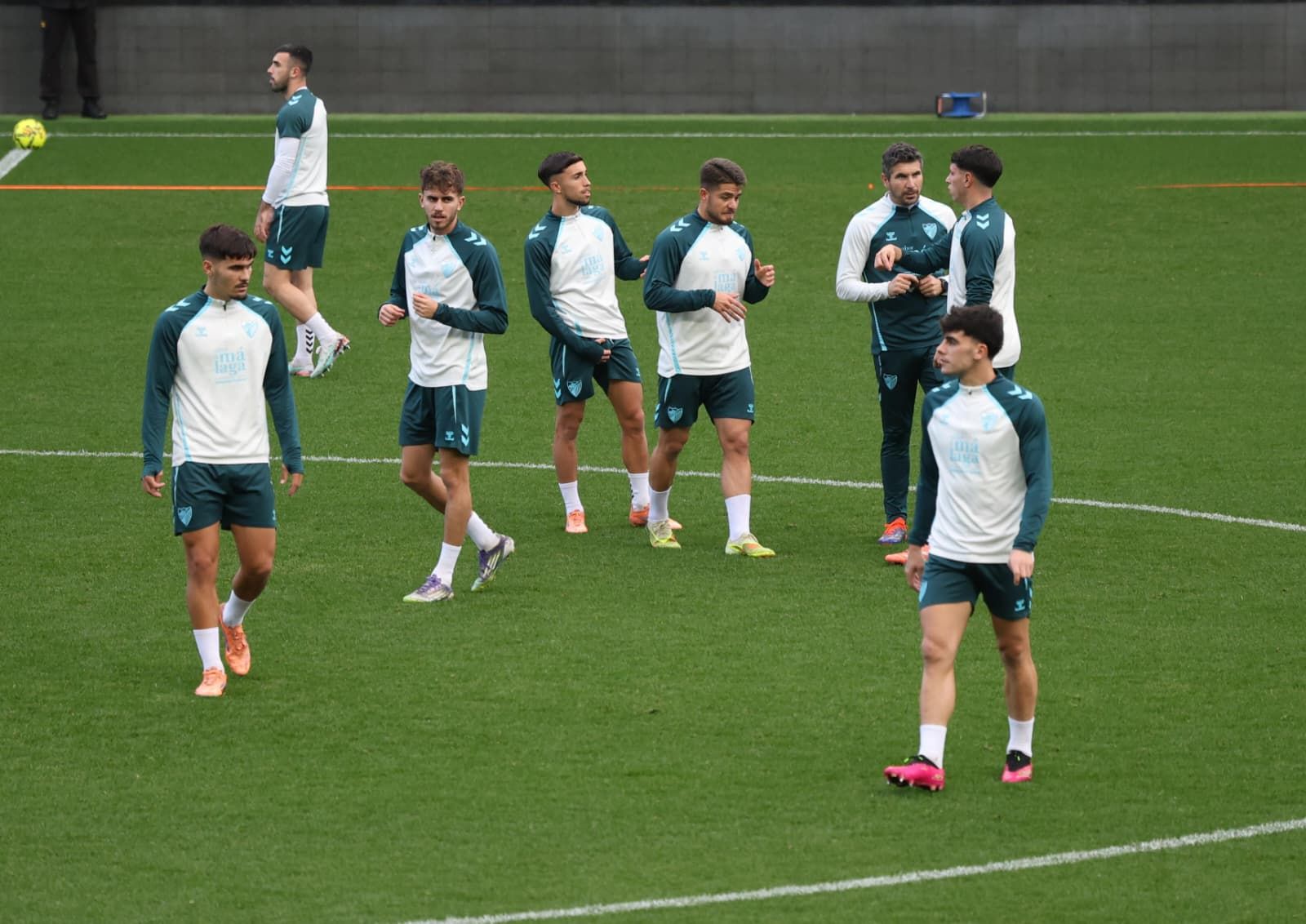 Búscate en las fotos del entrenamiento del Málaga CF en La Rosaleda