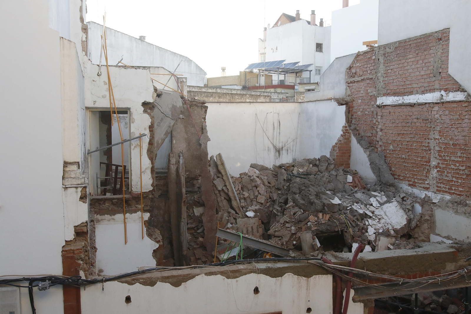El derrumbe de la casa de la calle San Acisclo en Córdoba, en imágenes