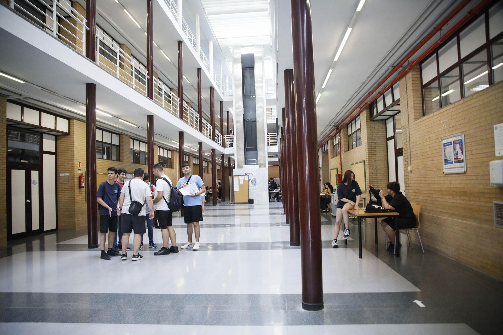 Imágenes de la evaluación para el acceso al sistema universitario (PEvAU)