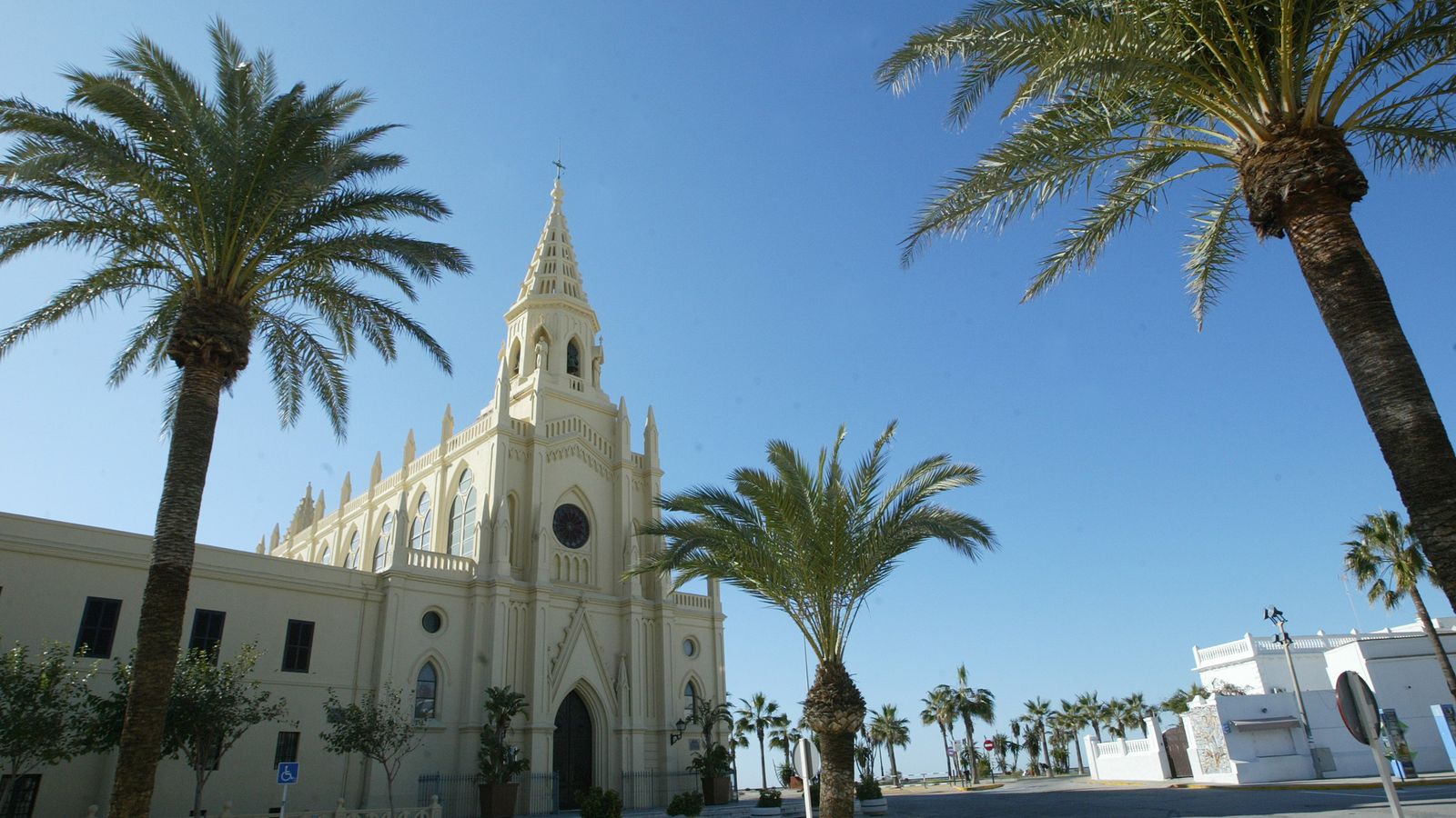 El santuario de Regla, seña de Chipiona.