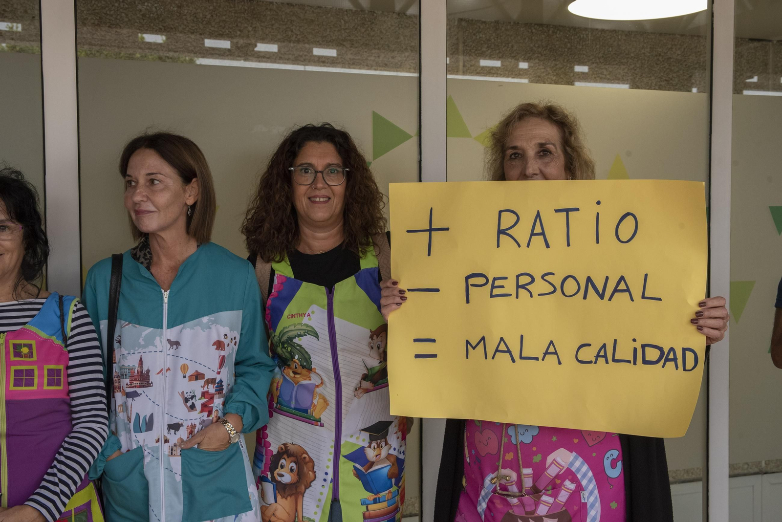 Las fotos de la concentración en La Línea contra el aumento de ratios y la falta de personal en las escuelas infantiles