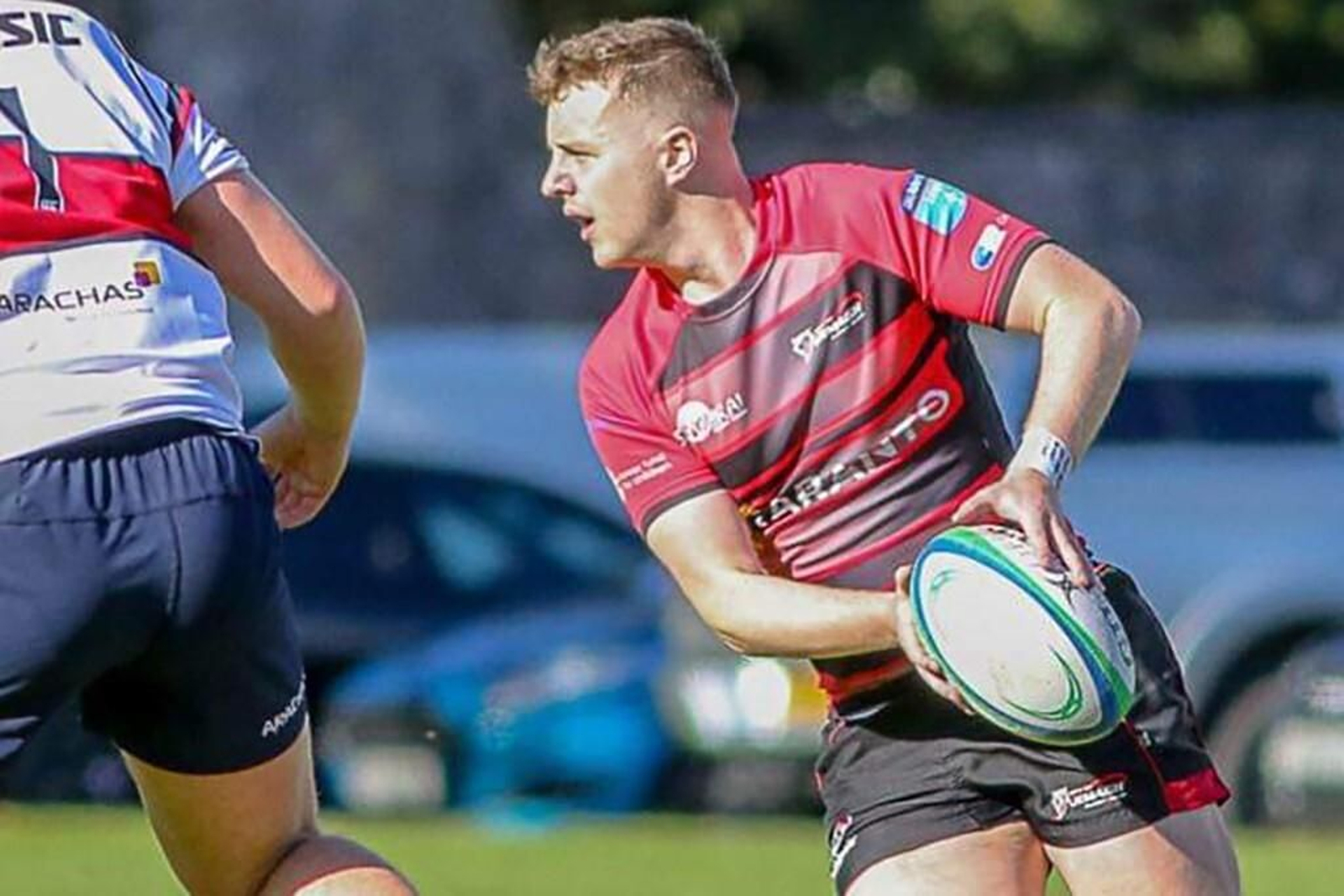 El irlandés Cormac Fox se dispone a abrir el oval con su anterior equipo.