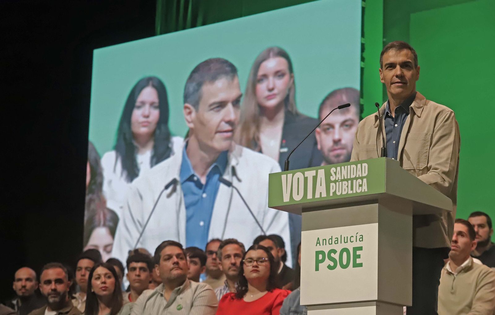 Fotos del mitin del PSOE con Pedro Sánchez y María Jesús Montero en La ...