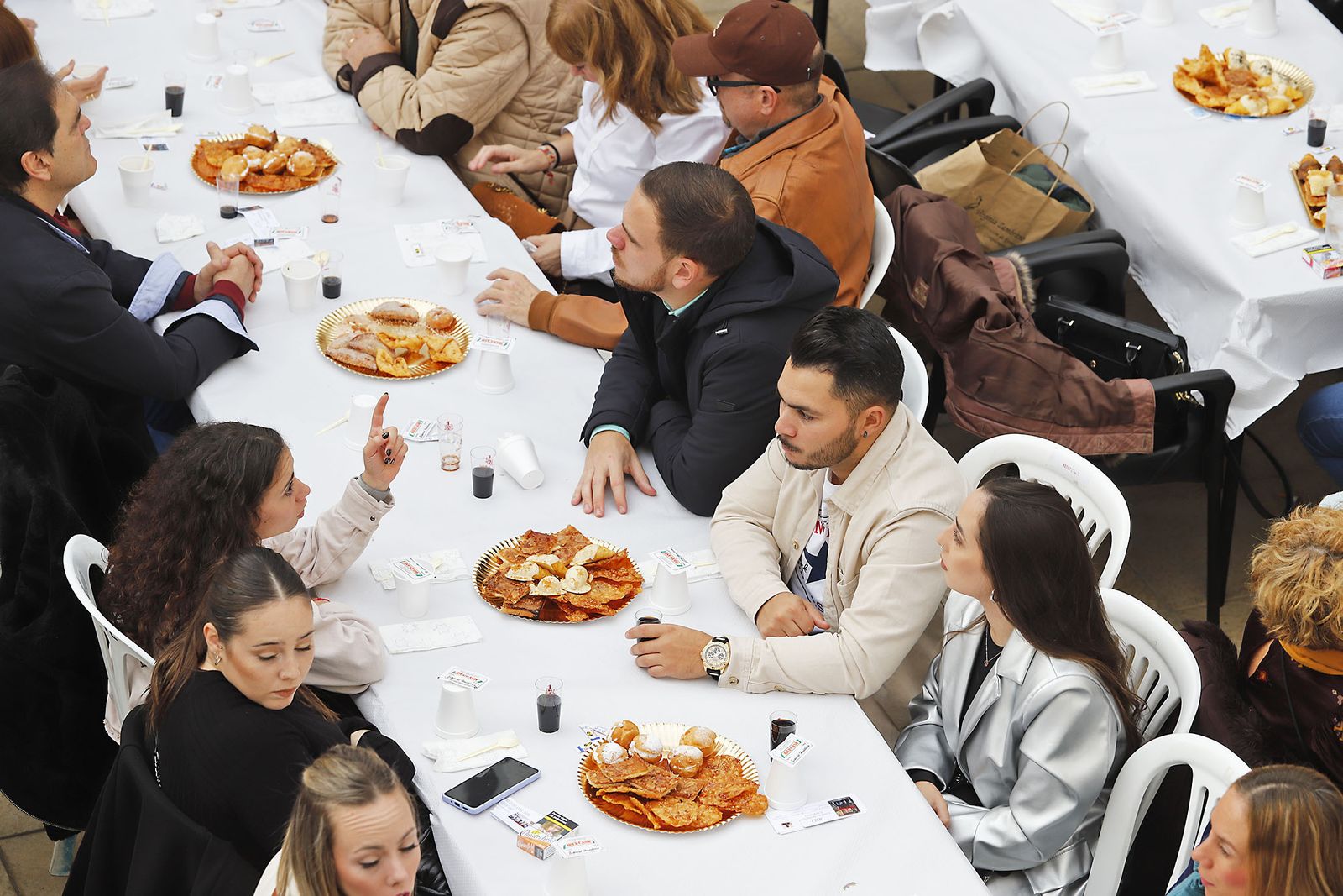 Imágenes de la zambomba en la Hermandad de Emigrantes