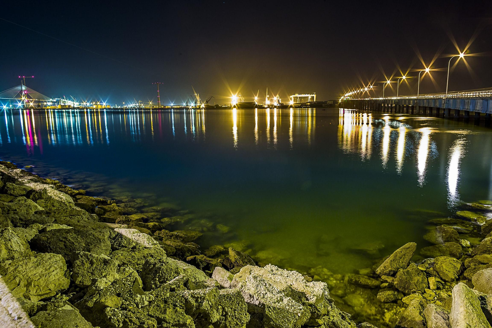 Los dos puentes sobre la Bahía de Cádiz.
