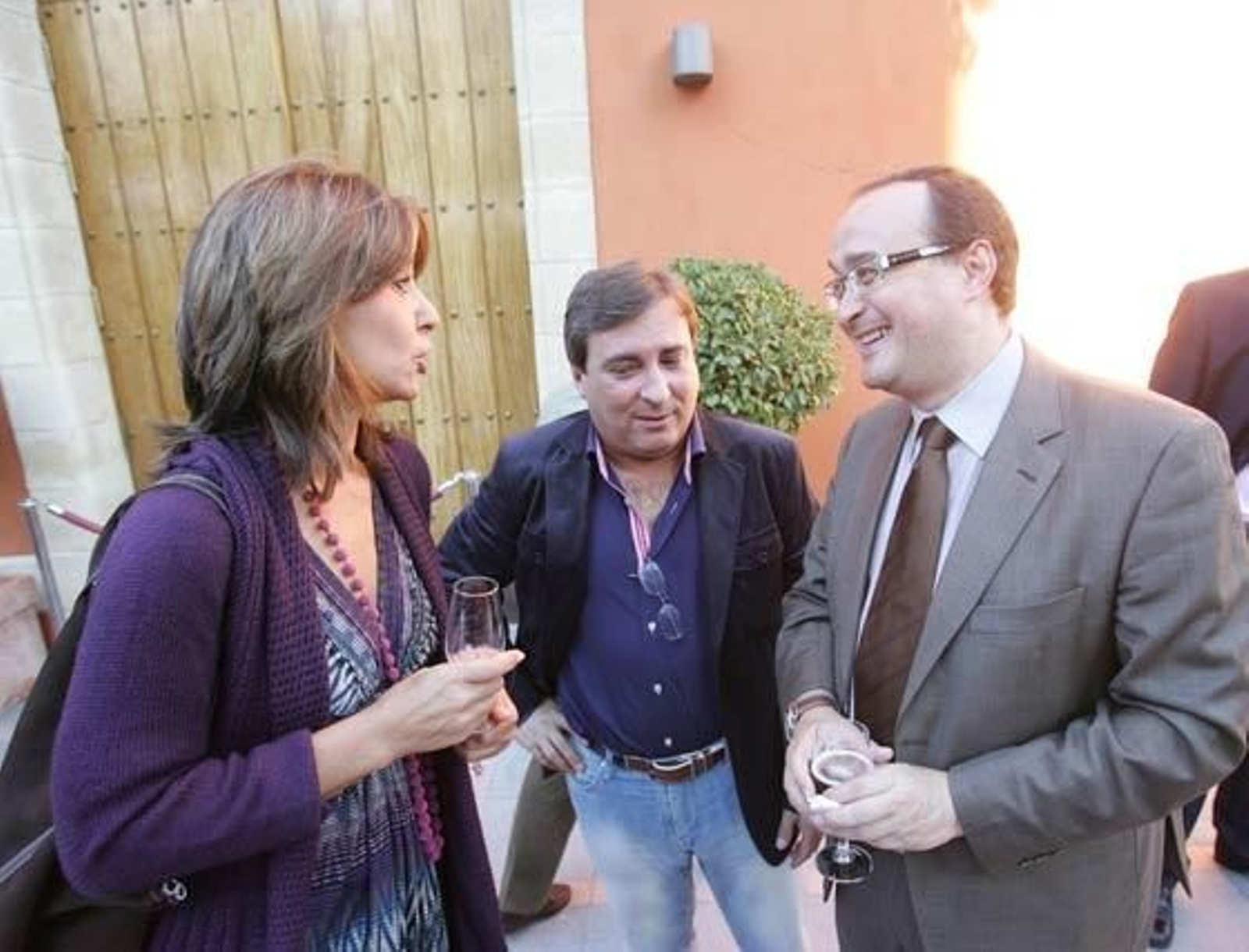 El Hotel Los Jándalos acoge la ceremonía de investidura de Emilio Viquiera, director deportivo del Xerez, como nuevo cofrade honorífico de la Cofradía del Botillo

Foto: Pascual