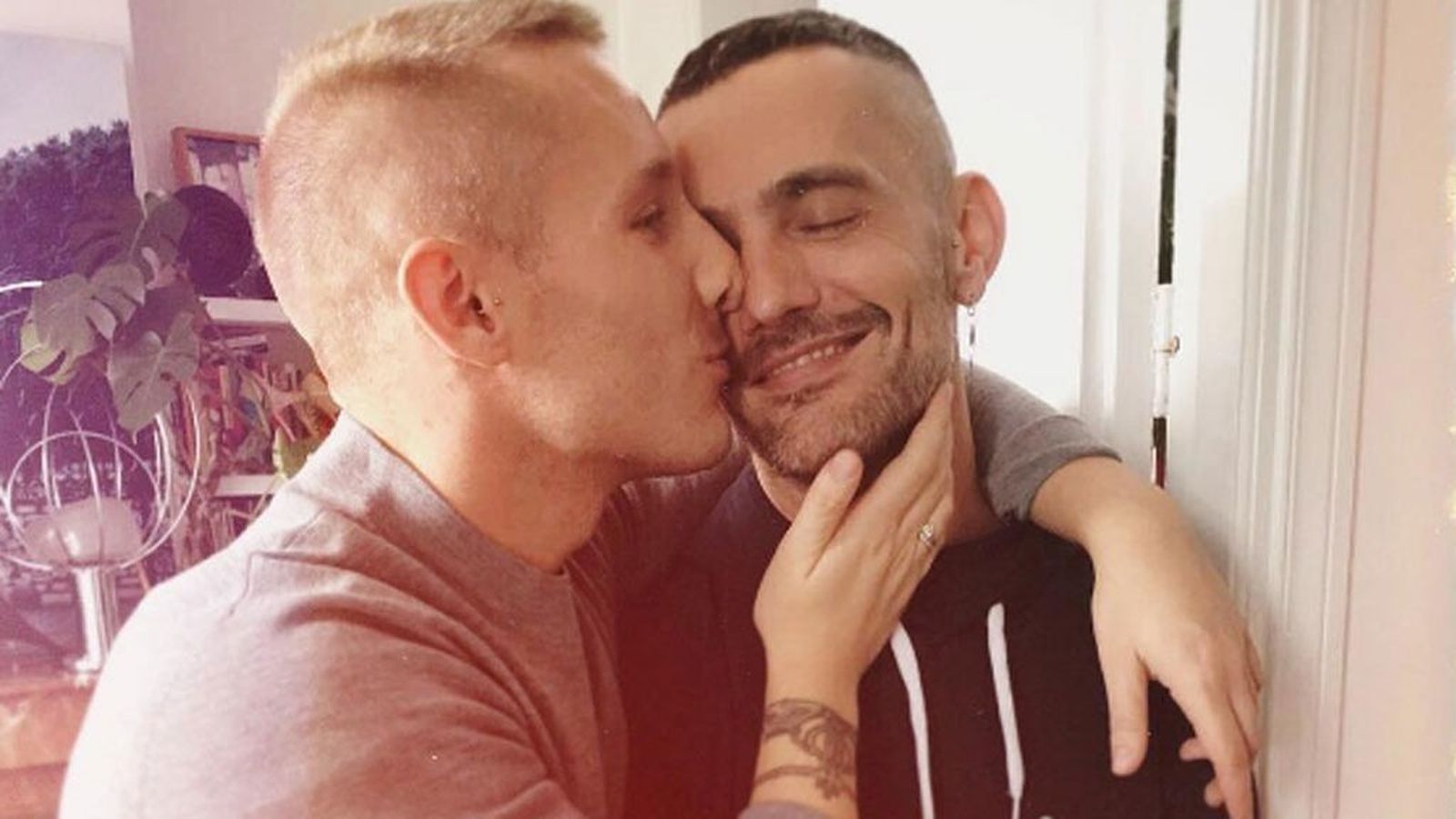 Las caricias del novio de David Delfín enternecen las redes