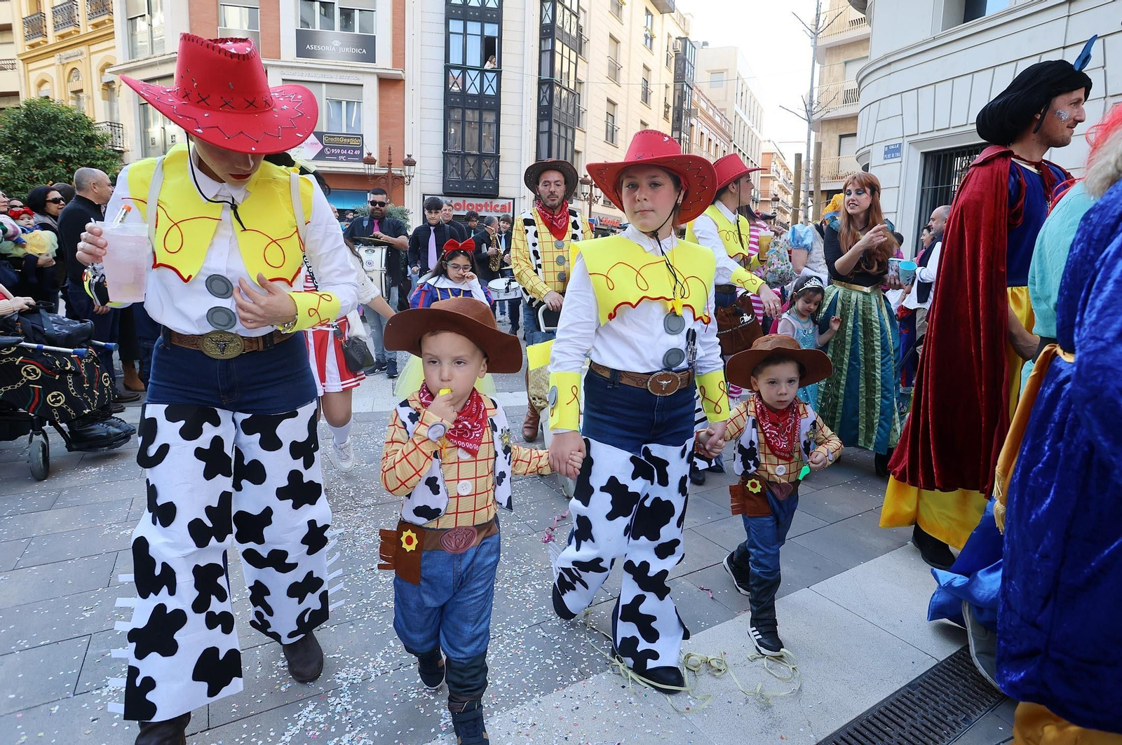 Imágenes de la cabalgata del Carnaval Colombino 2024