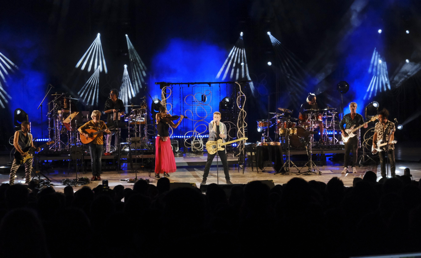 El concierto de Manolo García en el teatro de la Axerquía de Córdoba, en fotografías