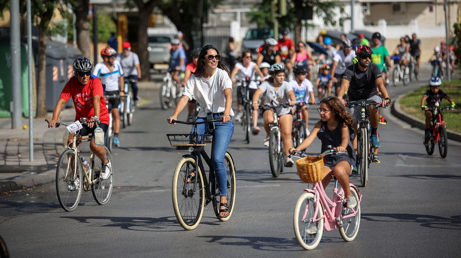 Gran ambiente en la fiesta de la bici y la amistad