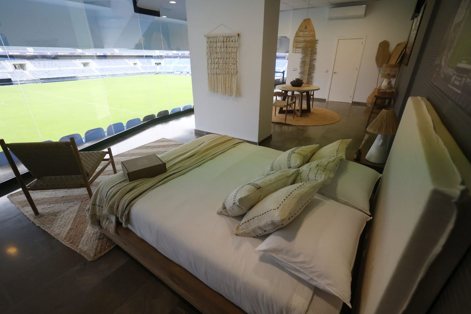 Así es la habitación para soñar en La Rosaleda