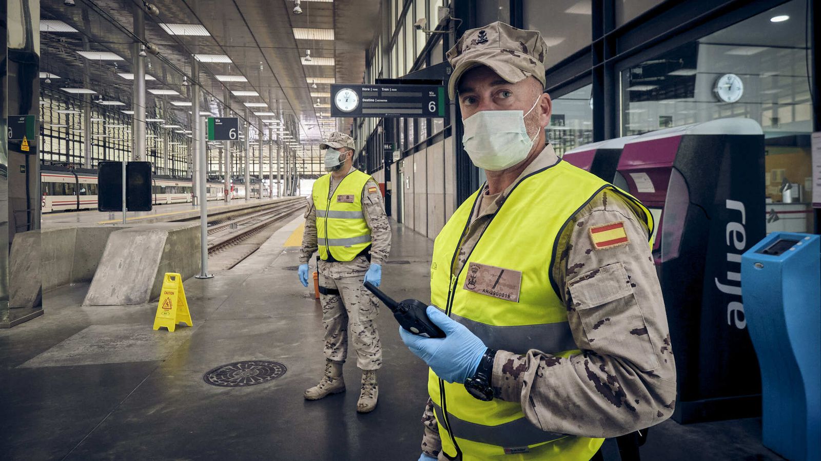 Infantes de Marina en la estación de Cádiz
