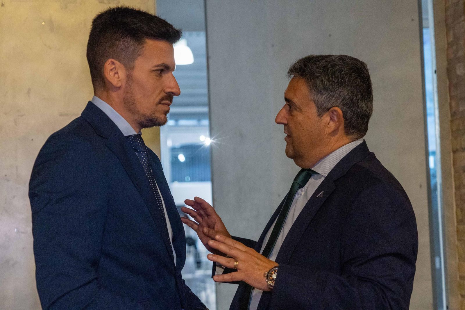 Imágenes de los invitados a la gala de los  37 premios Onubenses del Año