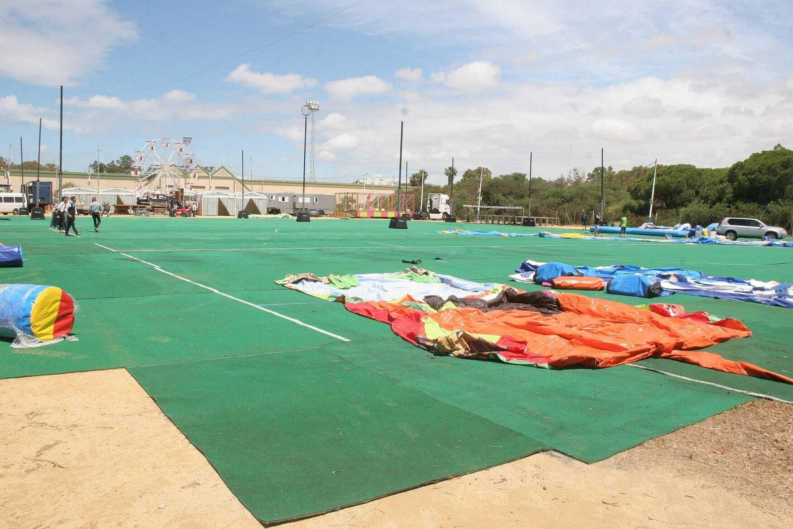 Los preparativos de The Lace Park, en los terrenos junto a la playa de La Puntilla.