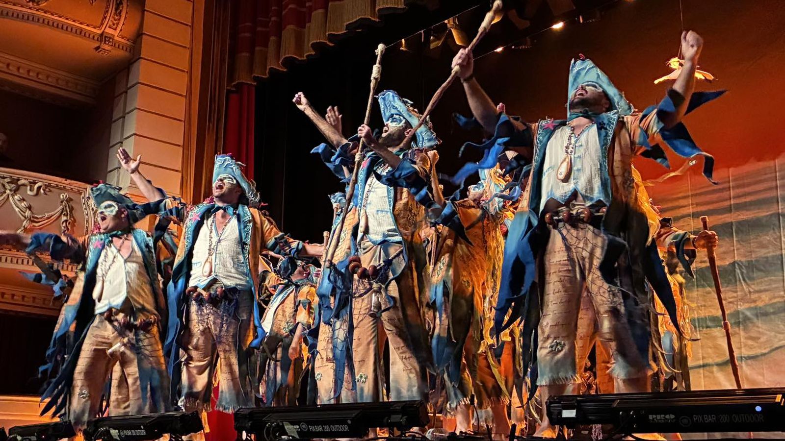 Comparsa 'Los que escriben en la arena'