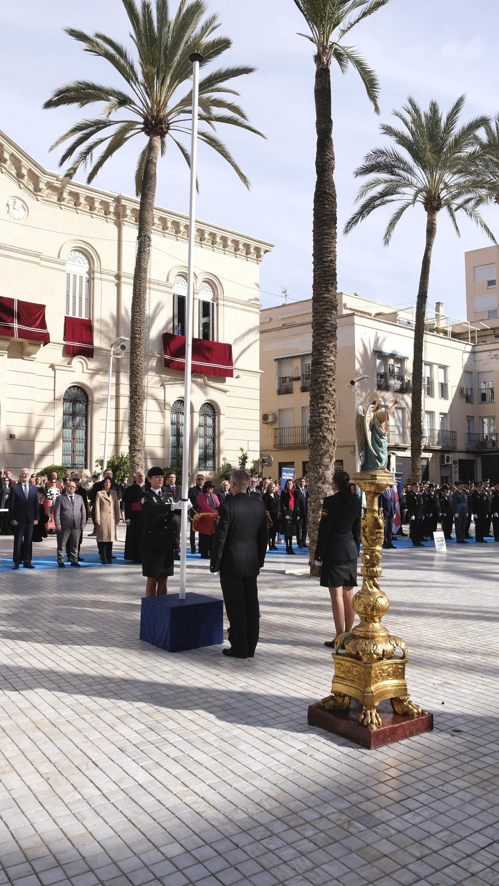 Imágenes del acto del 200 aniversario de la Policía Nacional, en Almería