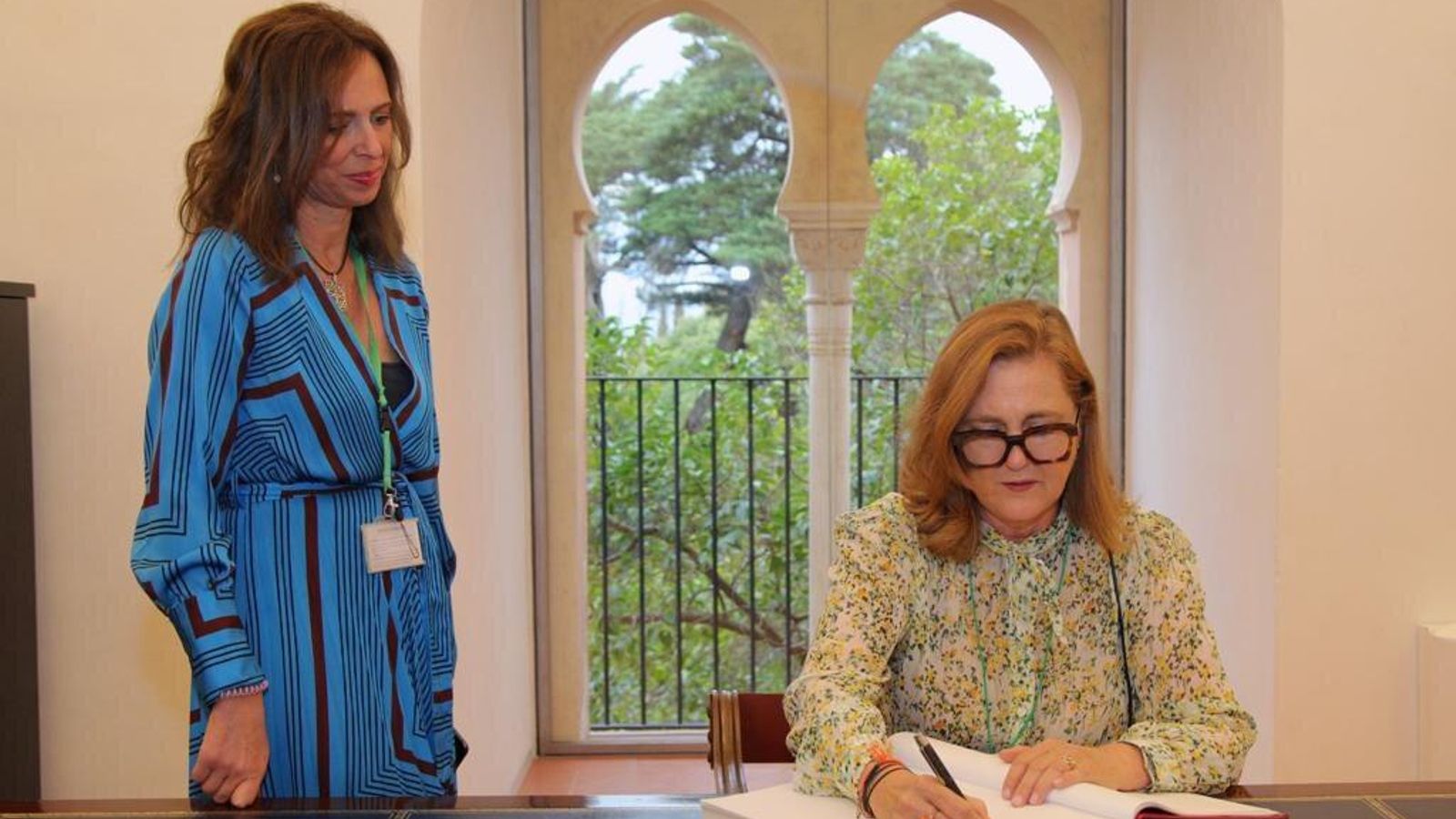 Francesca Thyssen dejó constancia de su visita en el libro de firmas de la Alhambra.