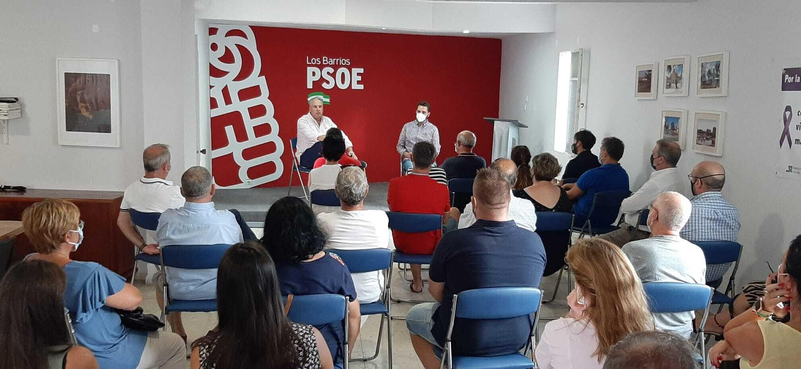 Reunión de Ruiz Boix y miembros de la candidatura crítica con militantes de Los Barrios