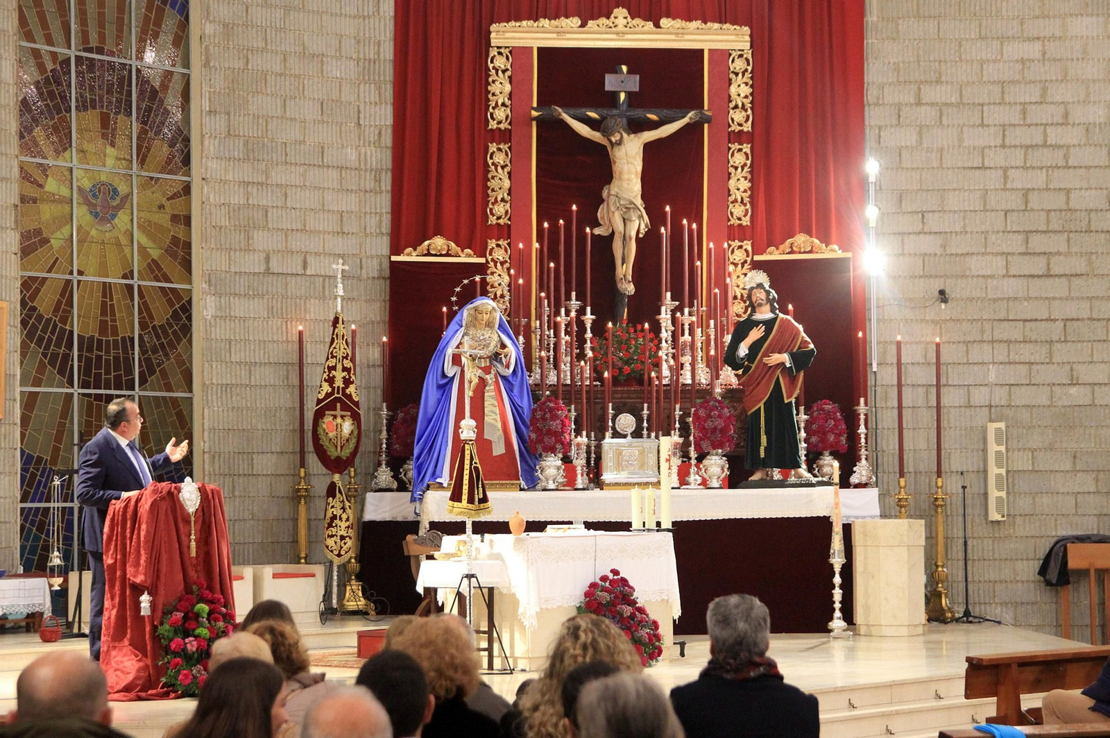 Imágenes del pregón de Fernando de la Torre en la Hdad del Perdón