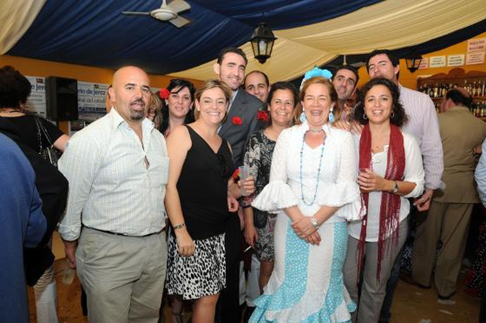 El presidente del club Chajeba, José Montero, con unos amigos de Madrid.

Foto: Manuel Mateo