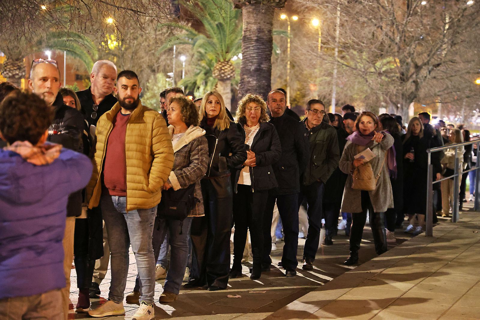 Imágenes del ambiente previo al concierto de Manolo García