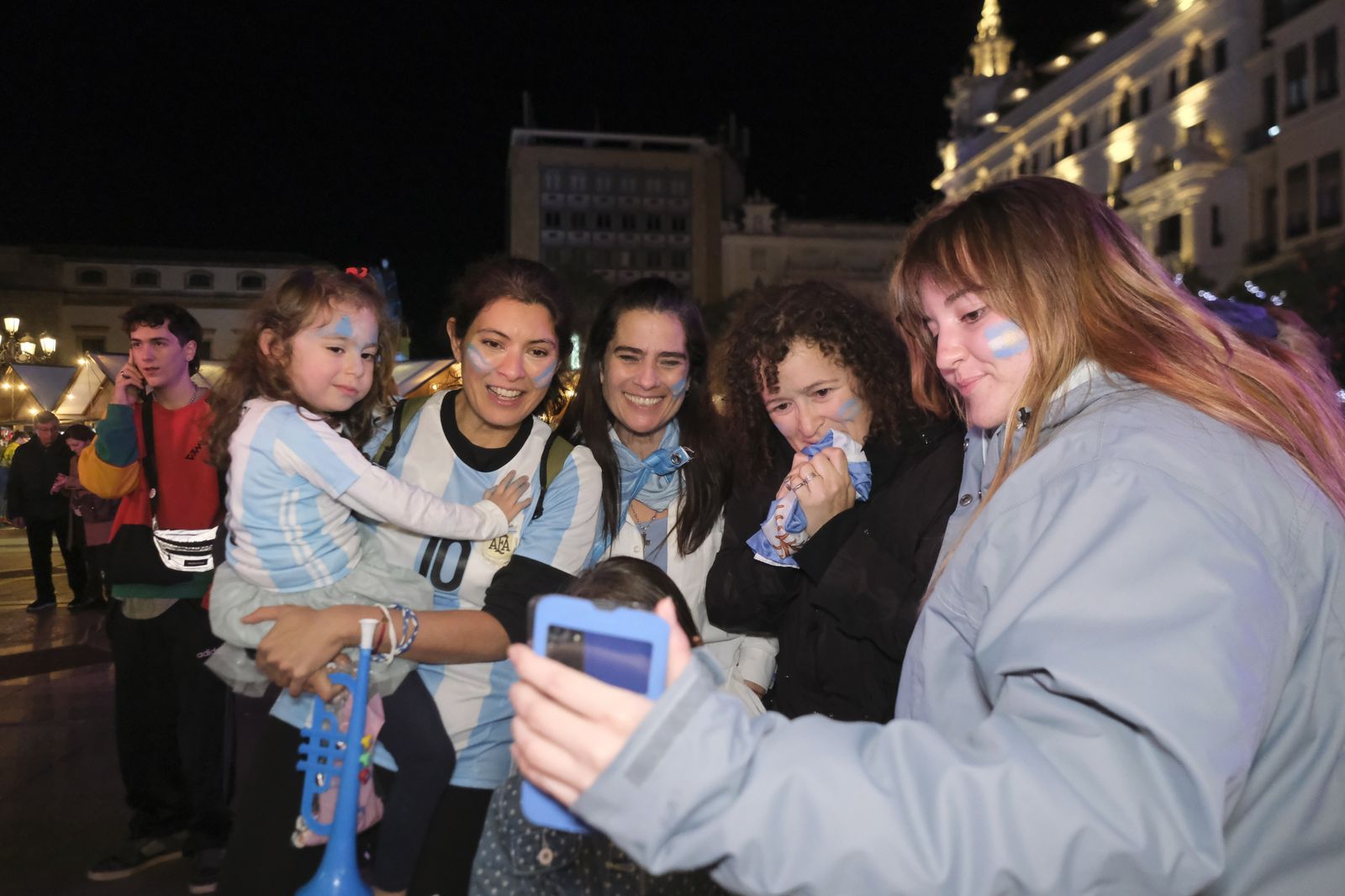 La celebración en Córdoba de la victoria de Argentina en el Mundial de Qatar, en imágenes