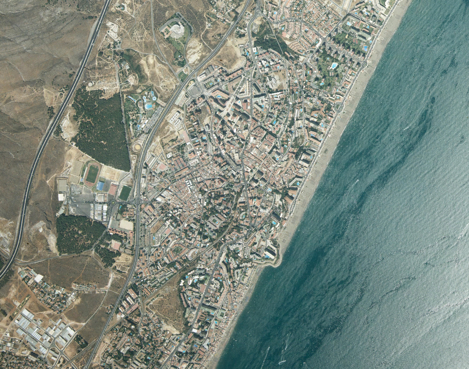 Vista aérea de Torremolinos en el año 2000 Vista aérea de Torremolinos en el año 2000