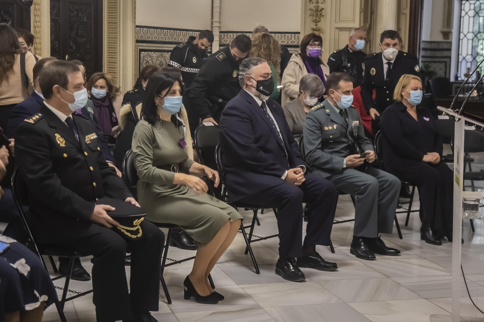 Fotos: las imágenes de la mañana del Día Internacional por la Eliminación de la Violencia Contra las Mujeres en Granada