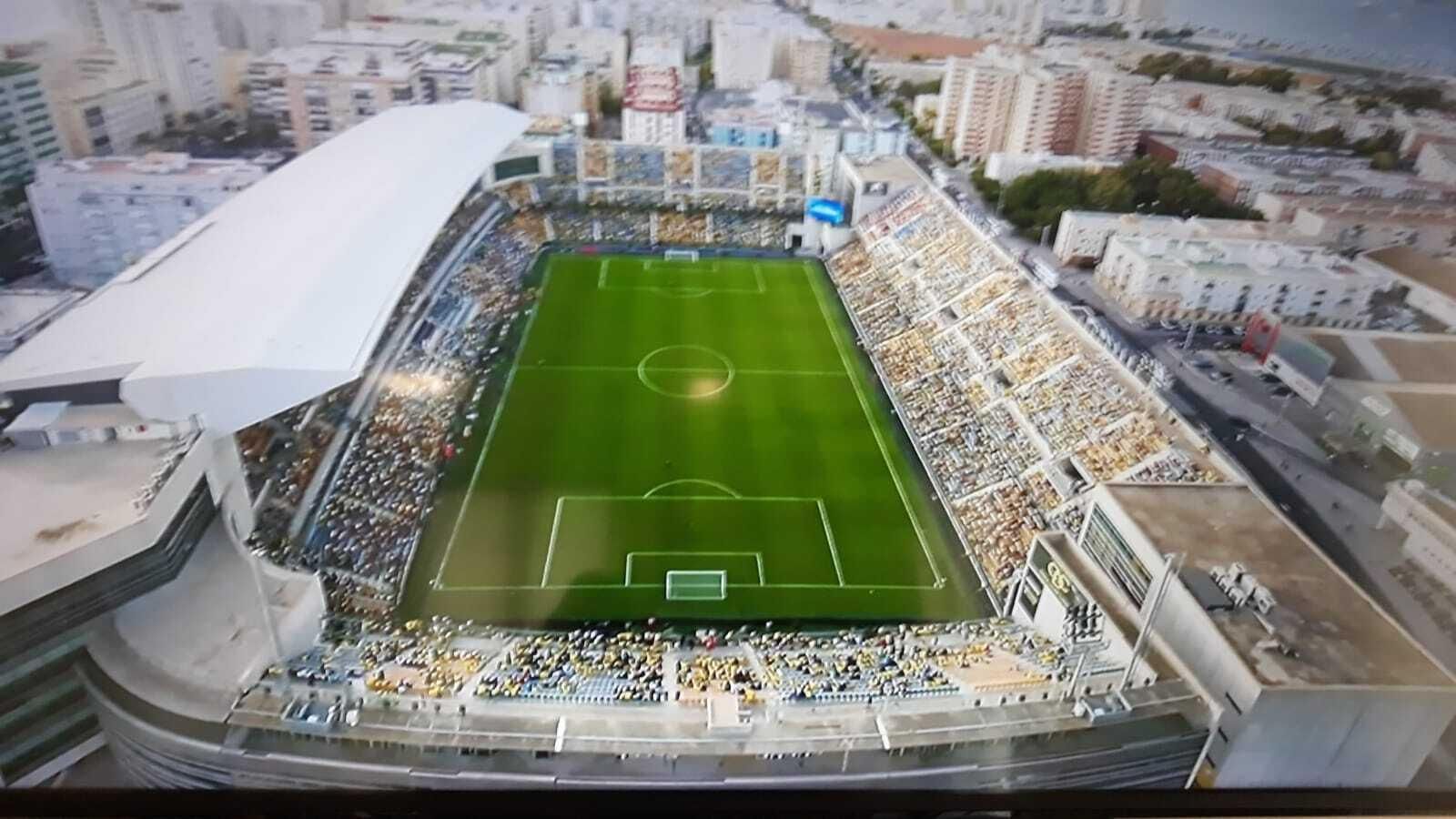 Imagen aérea del estadio antes del inicio del duelo.