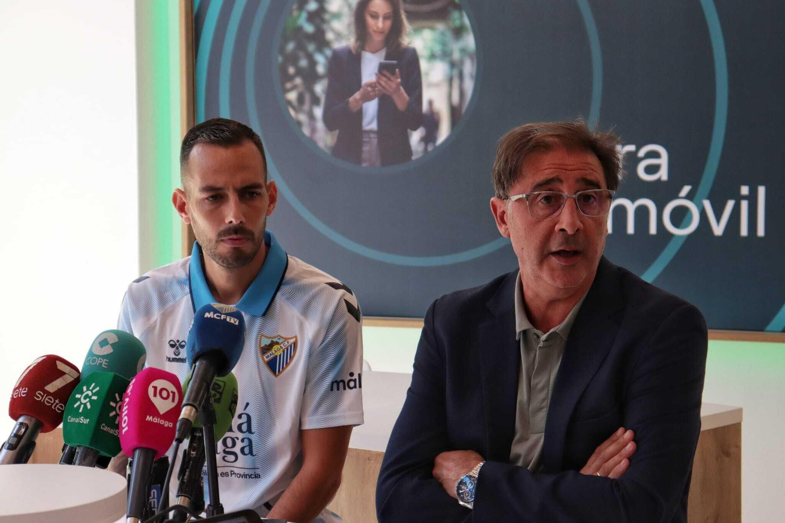 La presentación de Manu Molina como nuevo jugador del Málaga CF La presentación de Manu Molina como nuevo jugador del Málaga CF