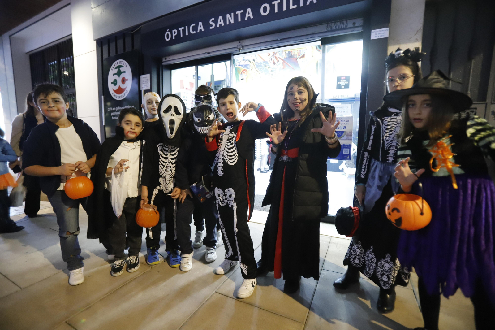 Ambiente de Halloween en las calles de Huelva