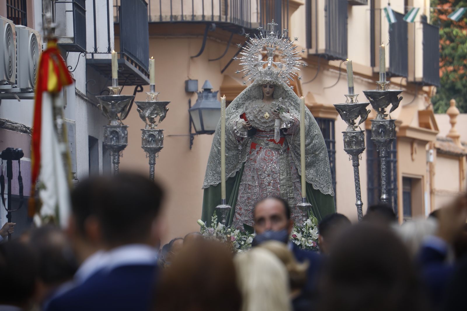 El rosario matinal de la Virgen de la Paz, en fotografías