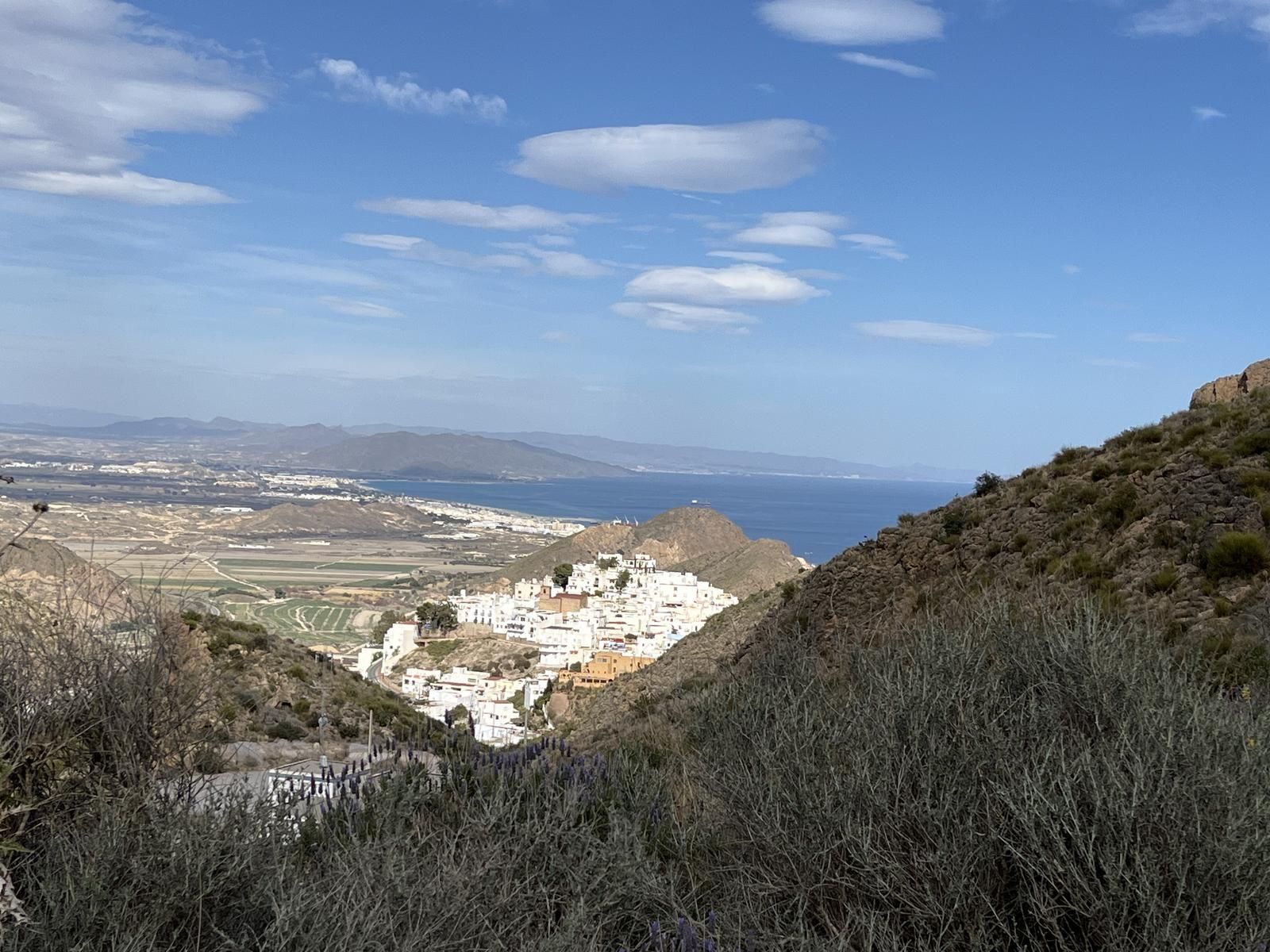 El domingo arrancan las sesiones de yoga junto al mar y patinaje