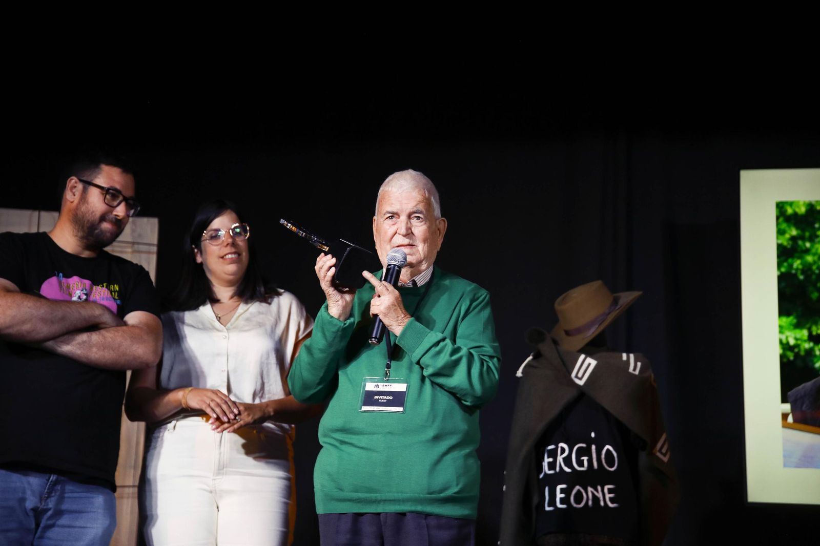 Las imágenes del premio desierto de Tabernas a Eugenio Alabiso en el Almería Western Film Festival