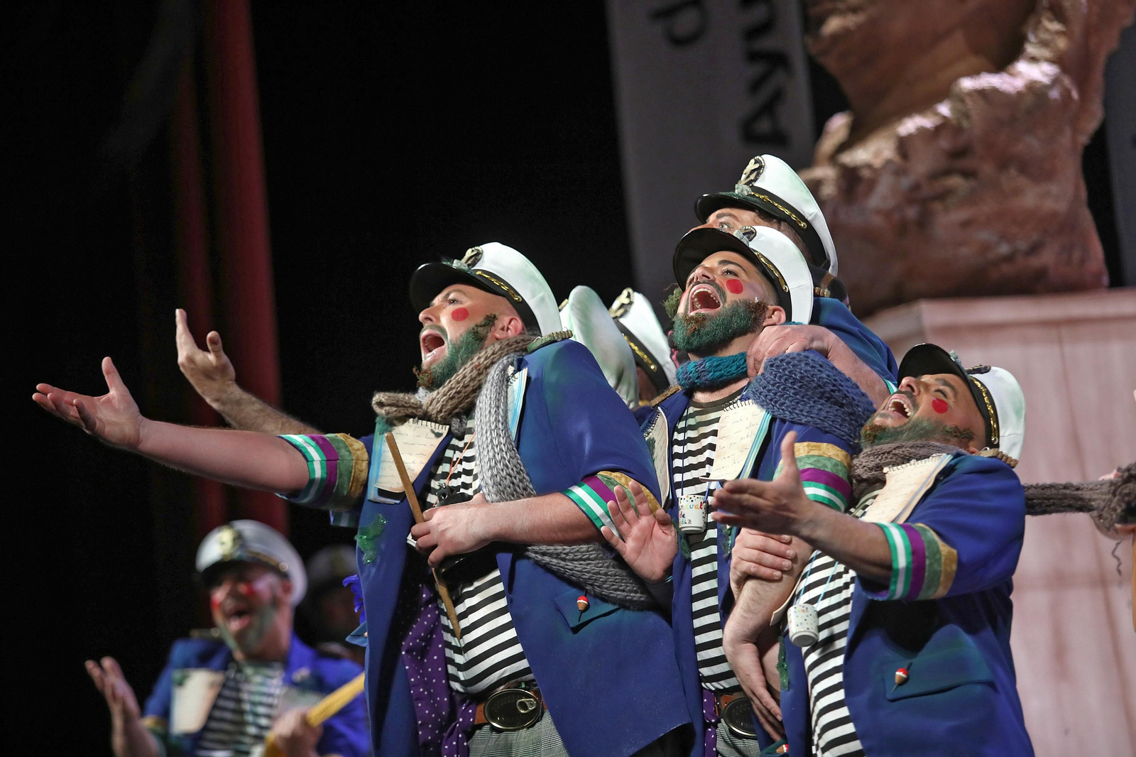 Actuación de la chirigota 'Los Pago alga'