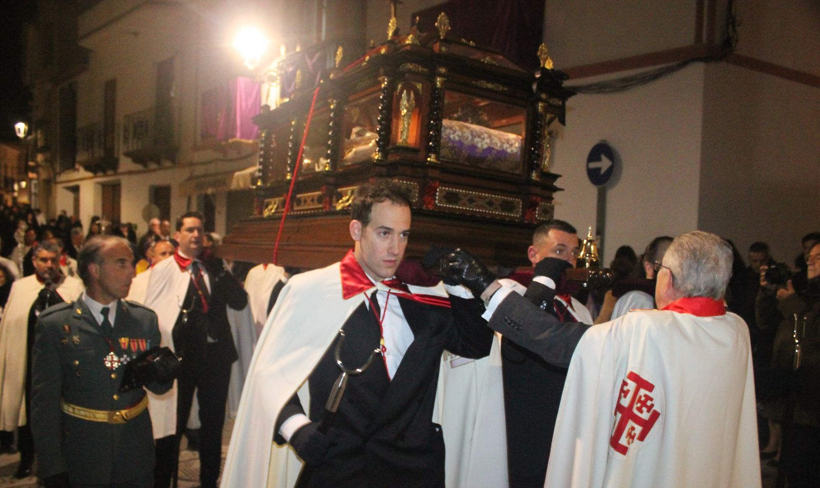 Recogimiento entorno al Señor de la Caja en Vélez Rubio