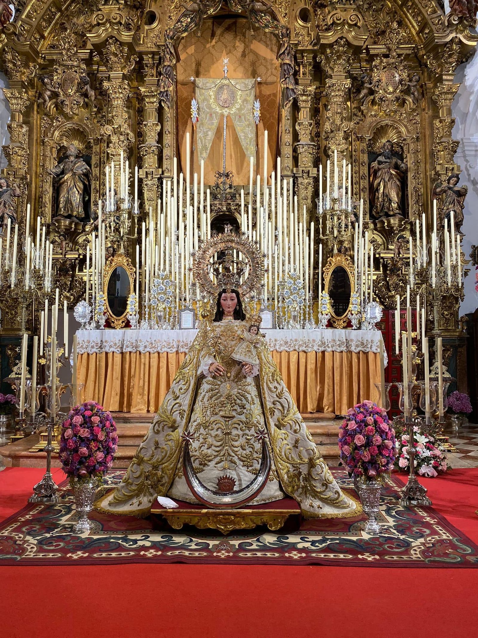 La Virgen de los Remedios hace unos días con motivo de su festividad