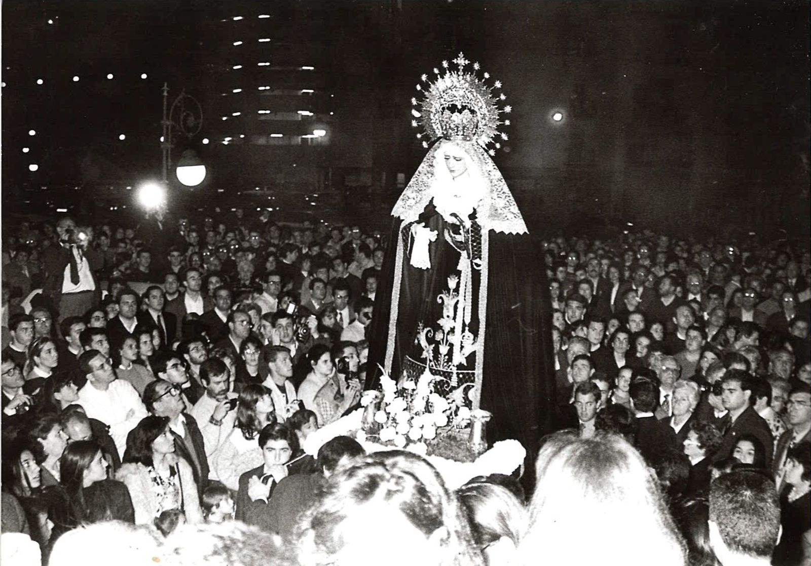 Nuestra Señora de la Soledad a su llegada a la ermita de la Soledad el 17 de marzo de 1995.