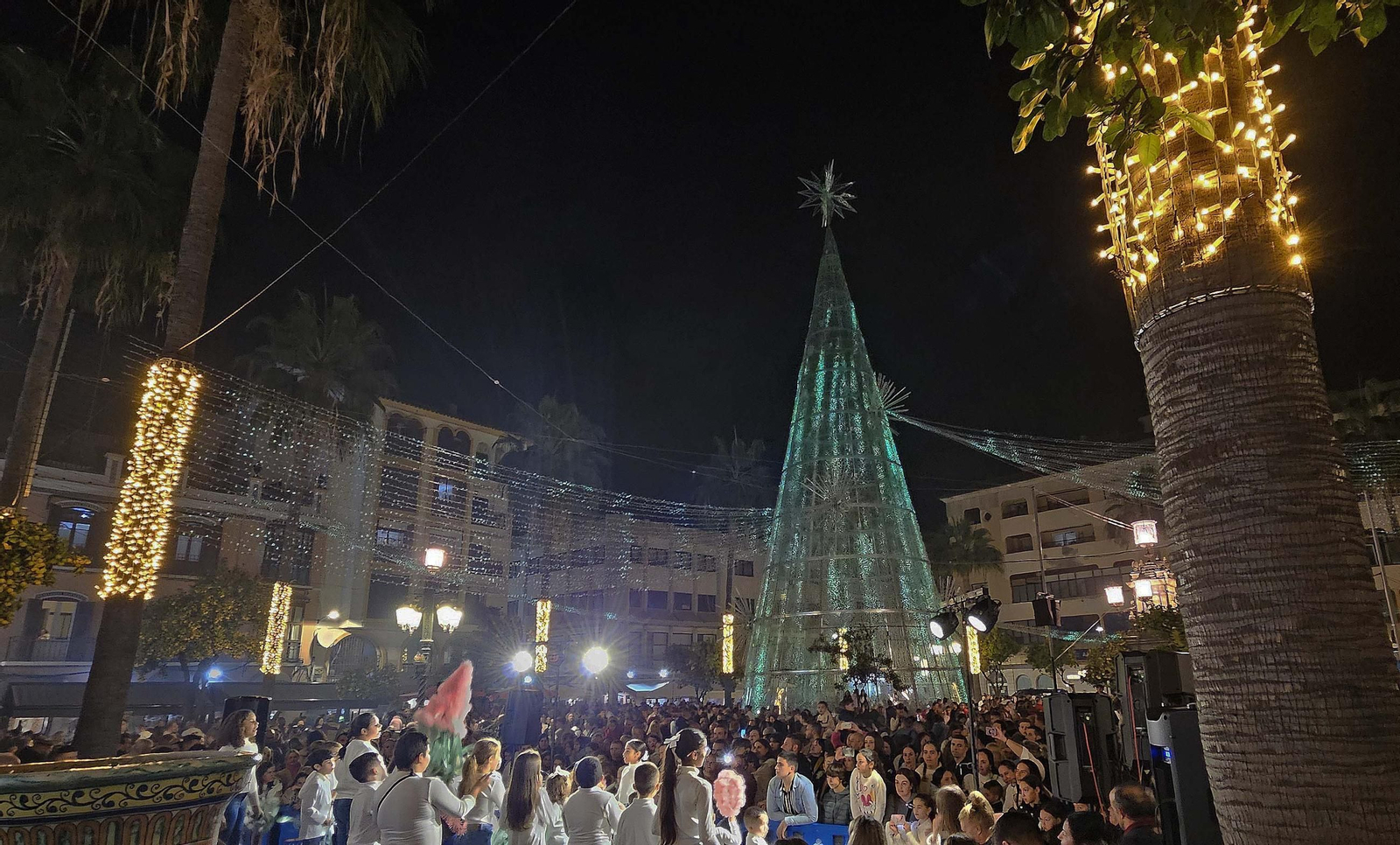 El encendido del alumbrado navideño de Algeciras, en imágenes