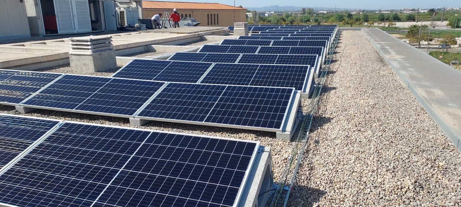 La instalación de una comunidad energética, en un edificio público de Alcira.
