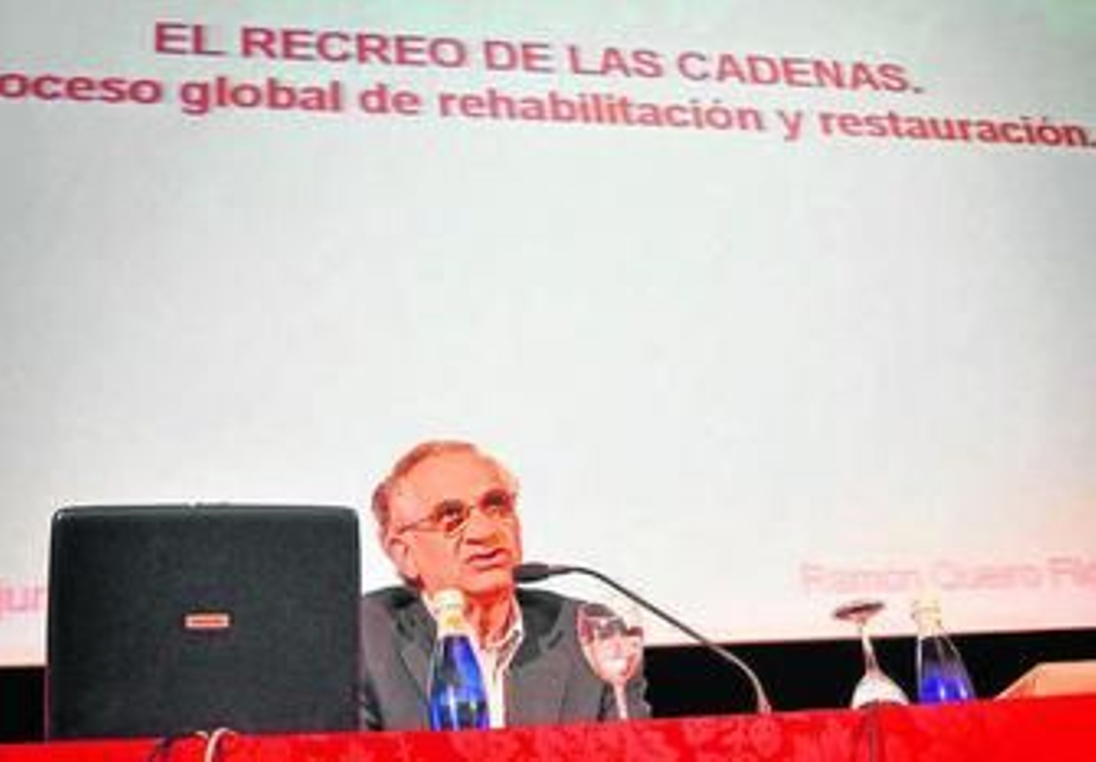 Un momento de la charla de Ramón Queiro, ayer.
