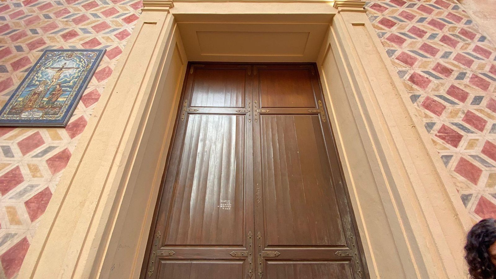 Las puertas de la iglesia de San Juan, antes de la salida de Vera Cruz.