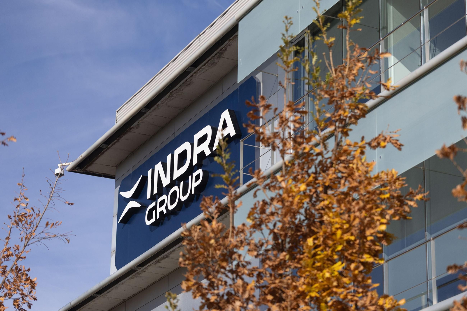 Fachada de la sede corporativa de Indra Group en Alcobendas.