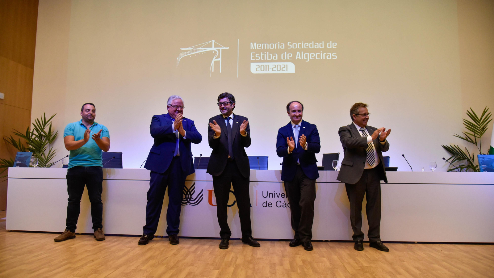 Antolín Goya, Javier Sáez, Álvaro Rodríguez, Gerardo Landaluce y Carlos Mata, tras la presentación de la memoria. Antolín Goya, Javier Sáez, Álvaro Rodríguez, Gerardo Landaluce y Carlos Mata, tras la presentación de la memoria.