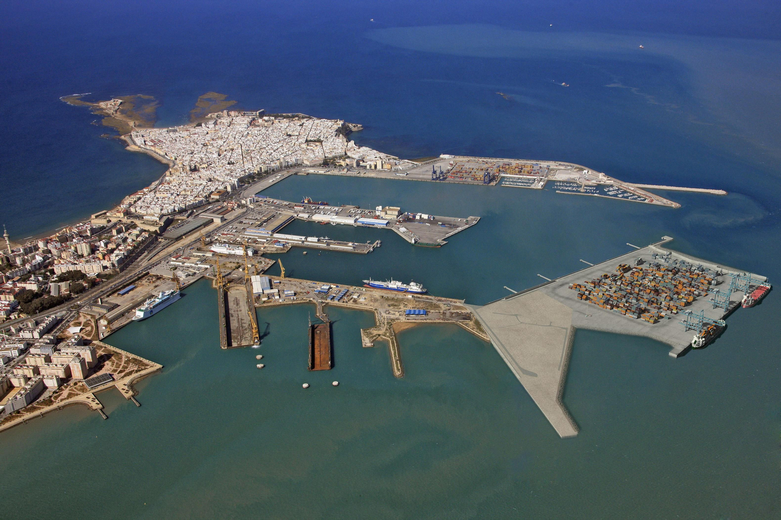 Recreación de la futura terminal de contenedores del puerto de Cádiz