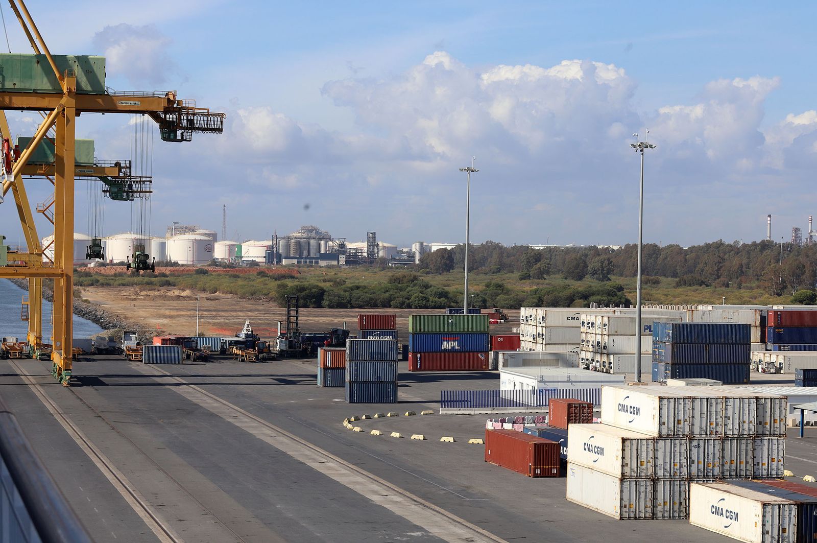 El desarrollo de la Zona de Actividades Logísticas del Puerto de Huelva debe ser uno de los motores de la reindustrialización de la provincia de Huelva.