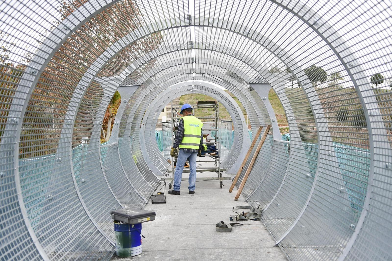 Obras en la pasarela de Mirabueno.