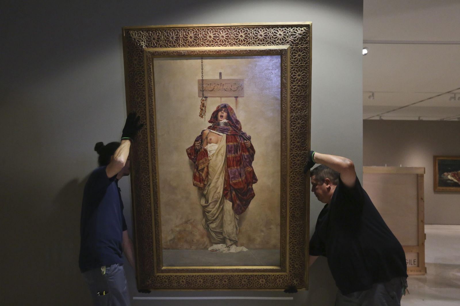 Fotos del montaje de la nueva exposición del Museo Carmen Thyssen