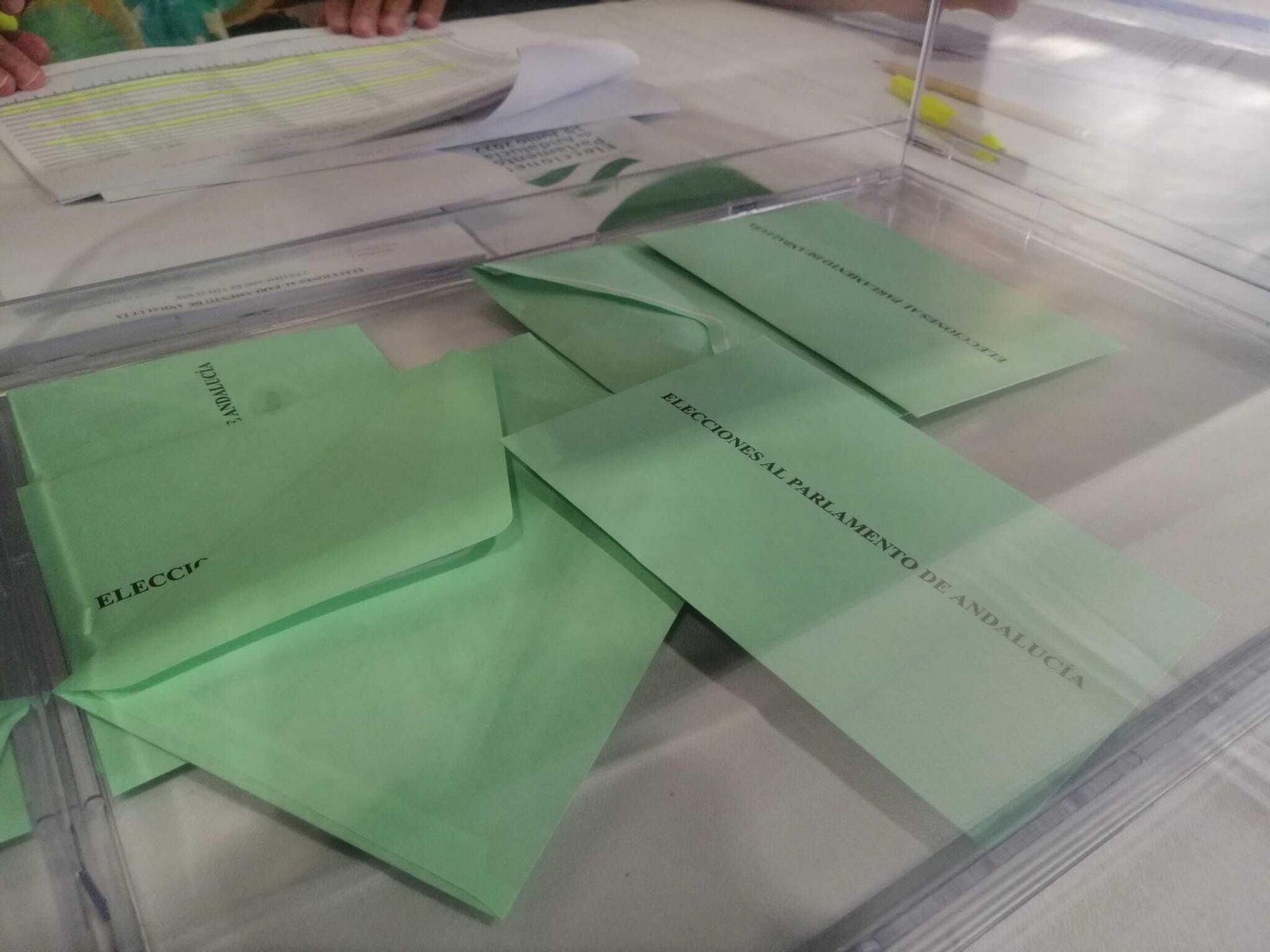 Elecciones en Andalucía 2022. Votaciones en los colegios electorales.