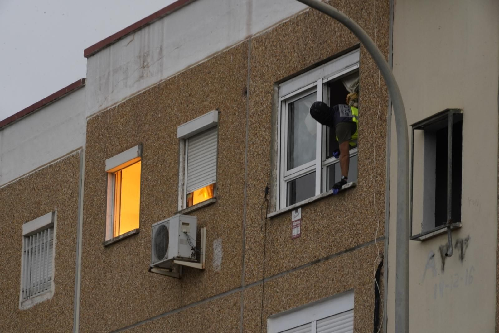 Imágenes de la macrooperación de la Policía Nacional este martes en El Torrejón y Pérez Cubillas: 200 agentes rastrean la zona